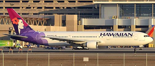 Hawaiian Airlines 767-33A N583HA, December 22, 2011